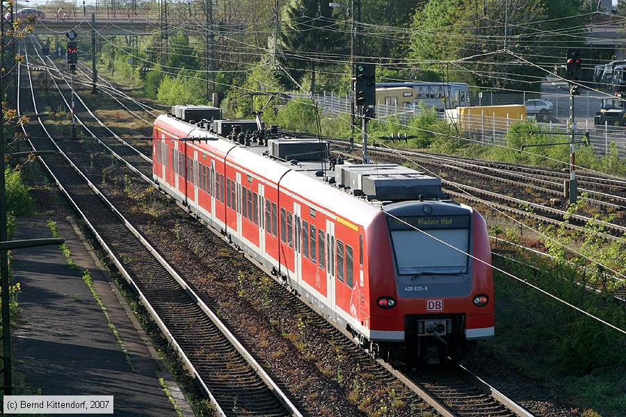 Deutsche Bahn - 425622-8
/ Bild: db4256228_bk0704160001.jpg