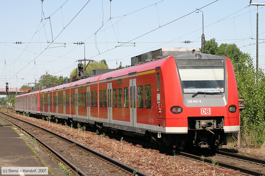 Deutsche Bahn - 425622-8
/ Bild: db4256228_bk0704300003.jpg Deutsche Bahn - 425622-8
/ Bild: db4256228_bk0704300003.jpg
