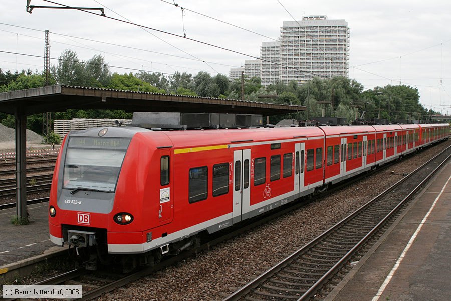 Deutsche Bahn - 425622-8
/ Bild: db4256228_bk0806110005.jpg