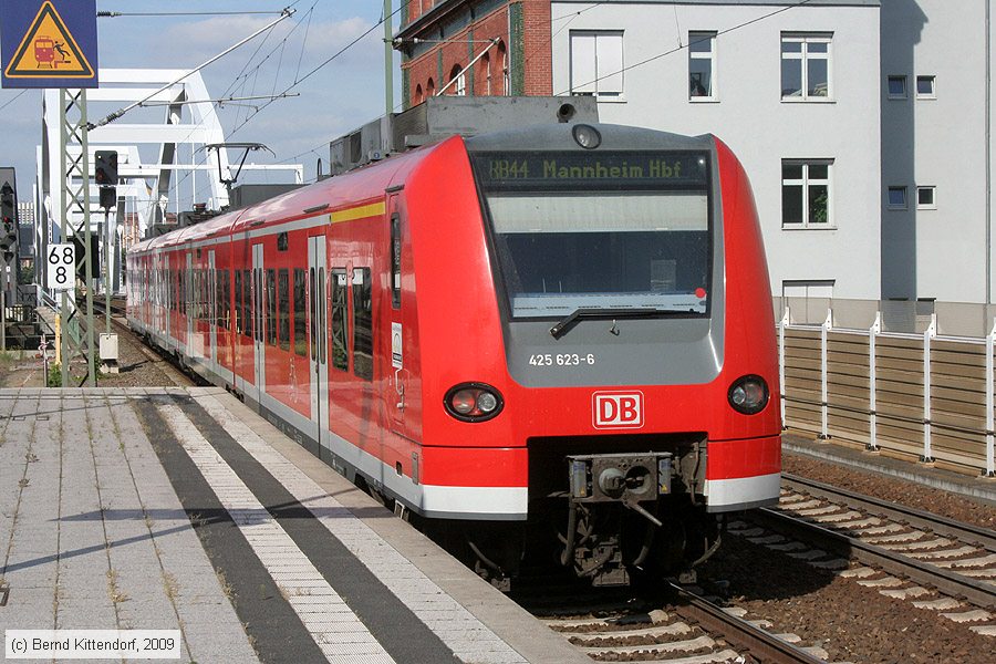 Deutsche Bahn - 425623-6
/ Bild: db4256236_bk0906030058.jpg