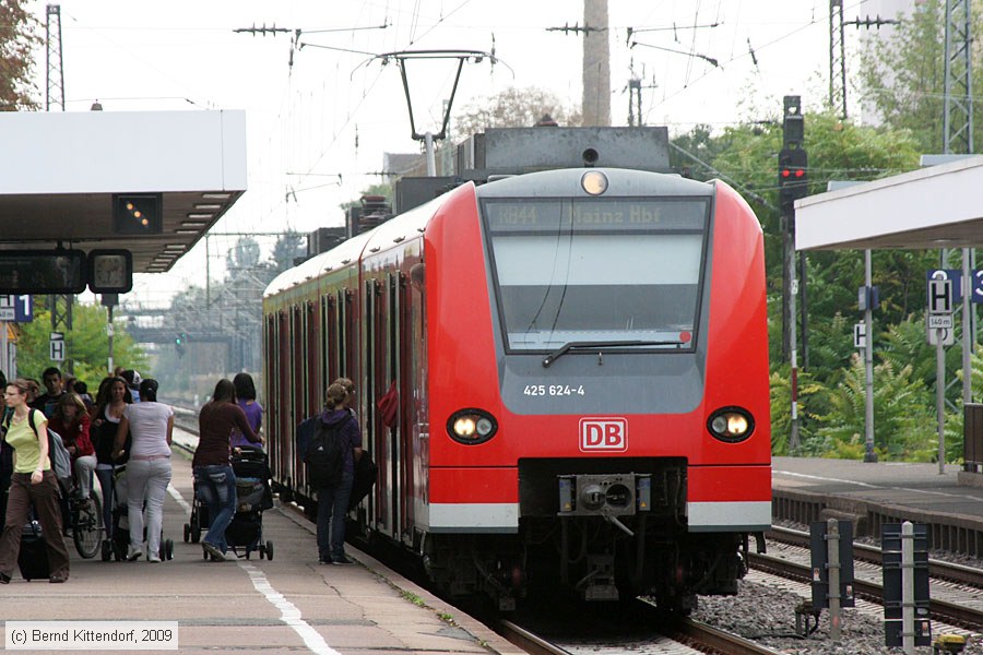 Deutsche Bahn - 425624-4
/ Bild: db4256244_bk0909100013.jpg