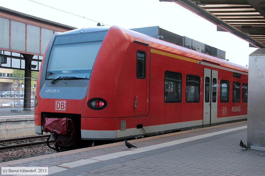 Deutsche Bahn - 425628-5
/ Bild: db4256285_bk1306080093.jpg