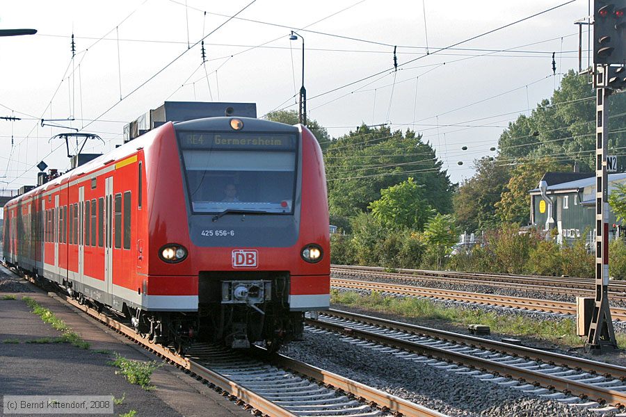 Deutsche Bahn - 425656-6
/ Bild: db4256566_bk0808280025.jpg Deutsche Bahn - 425656-6
/ Bild: db4256566_bk0808280025.jpg