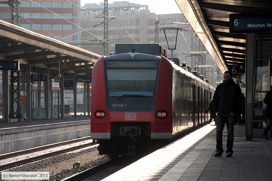 Deutsche Bahn - 425646-7
/ Bild: db4256467_bk1311250054.jpg