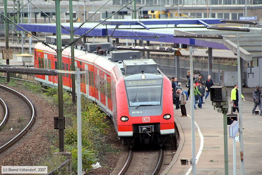 Deutsche Bahn - S-Bahn Rhein Neckar - 425701-0
/ Bild: db4257010_bk0710130010.jpg