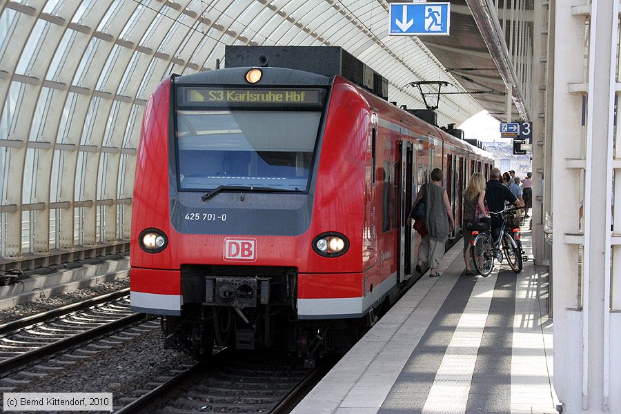 Deutsche Bahn - S-Bahn Rhein Neckar - 425701-0
/ Bild: db4257010_bk1008210010.jpg