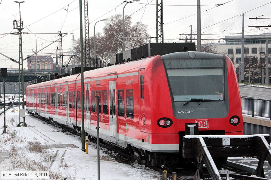 Deutsche Bahn - S-Bahn Rhein Neckar - 425701-0
/ Bild: db4257010_bk1112200040.jpg