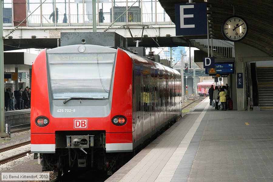 Deutsche Bahn - S-Bahn Rhein Neckar - 425702-8
/ Bild: db4257028_bk1004050025.jpg