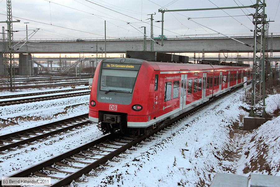 Deutsche Bahn - S-Bahn Rhein Neckar - 425702-8
/ Bild: db4257028_bk1112200094.jpg