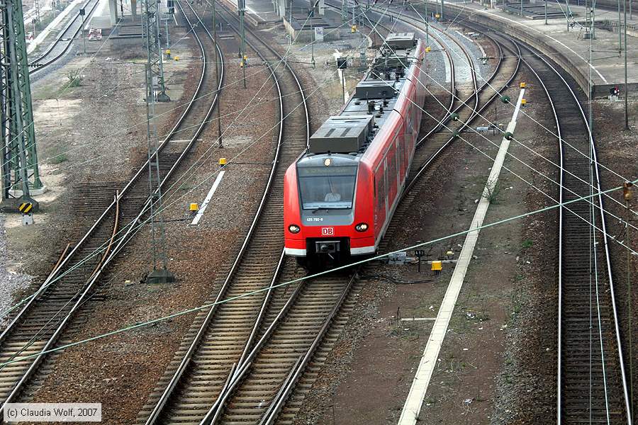 Deutsche Bahn - S-Bahn Rhein Neckar - 425702-8
/ Bild: db4257028_cw0703140067.jpg