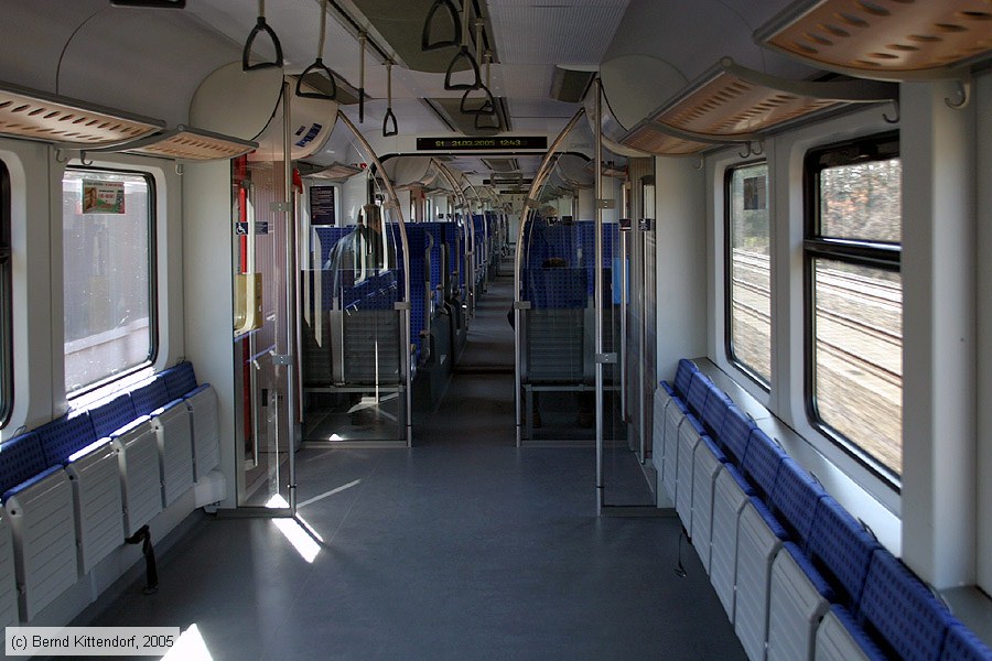 Deutsche Bahn - S-Bahn Rhein Neckar - 425702-8 - Innenansicht
/ Bild: db4257028_e0015280.jpg