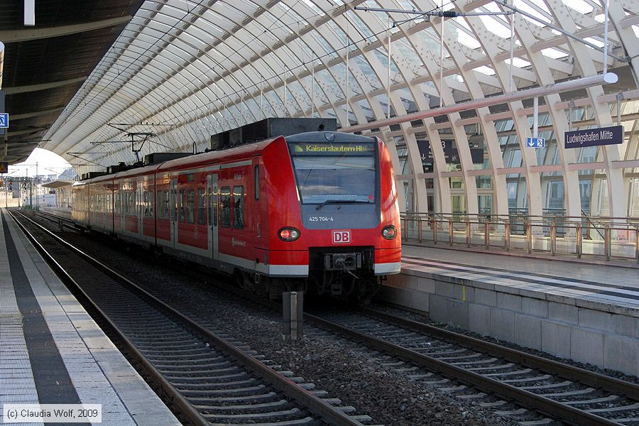 Deutsche Bahn - S-Bahn Rhein Neckar - 425704-4
/ Bild: db4257044_cw0906130004.jpg