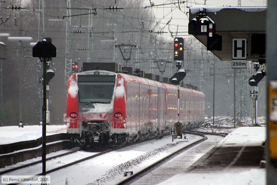 Deutsche Bahn - S-Bahn Rhein Neckar - 425704-4
/ Bild: db4257044_e0025364.jpg
