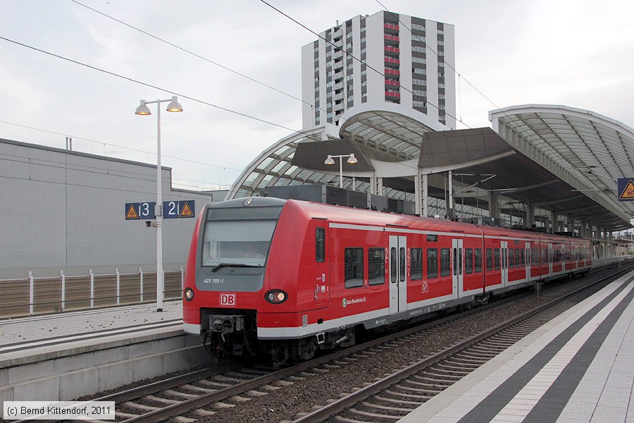 Deutsche Bahn - S-Bahn Rhein Neckar - 425705-1
/ Bild: db4257051_bk1109060089.jpg