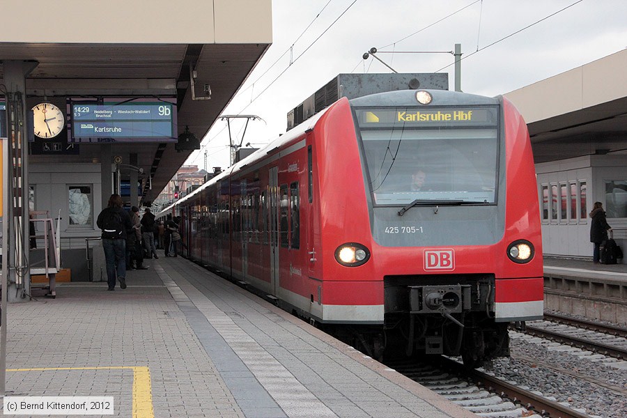 Deutsche Bahn - S-Bahn Rhein Neckar - 425705-1
/ Bild: db4257051_bk1212280074.jpg