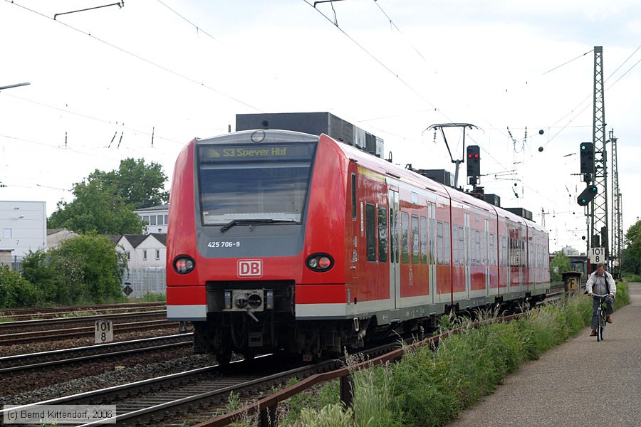 Deutsche Bahn - 425706-9
/ Bild: db4257069_bk0606020092.jpg