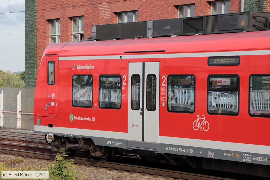 Deutsche Bahn - 425706-9
/ Bild: db4257069_bk1109060075.jpg