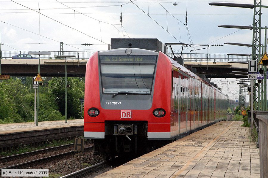 Deutsche Bahn - 425707-7
/ Bild: db4257077_bk0606020001.jpg