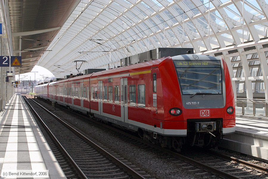 Deutsche Bahn - 425707-7
/ Bild: db4257077_bk0606120065.jpg