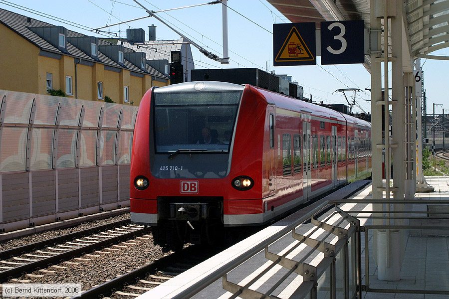 Deutsche Bahn - S-Bahn Rhein Neckar - 425710-1
/ Bild: db4257101_bk0606120056.jpg
