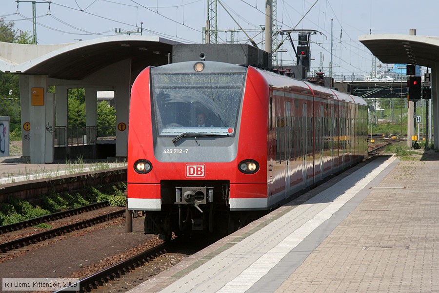 Deutsche Bahn - 425712-7
/ Bild: db4257127_bk0904250063.jpg