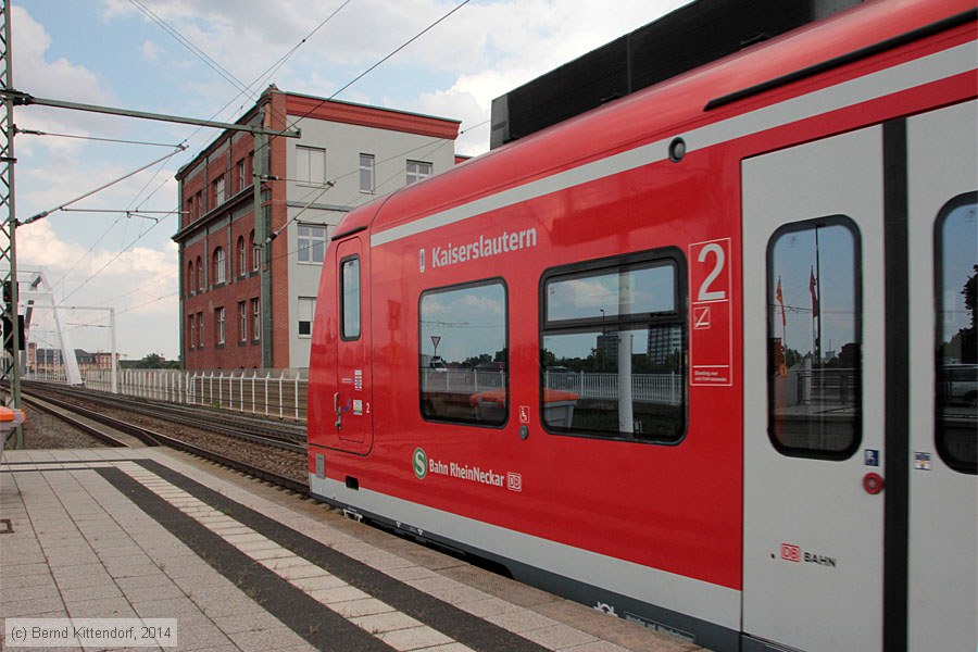 Deutsche Bahn - 425712-7
/ Bild: db4257127_bk1406020022.jpg