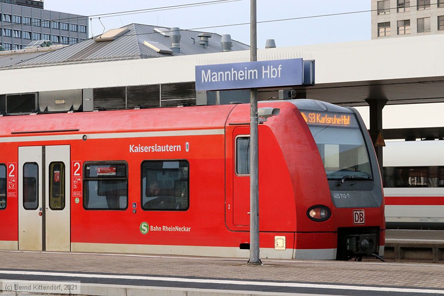 Deutsche Bahn - 425712-7
/ Bild: db4257127_bk2109210031.jpg