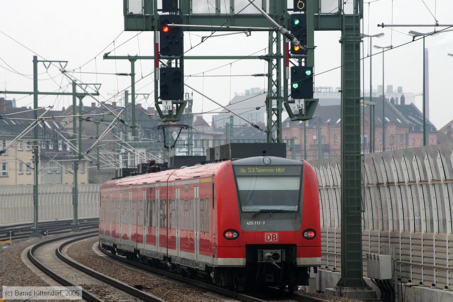 Deutsche Bahn - 425712-7
/ Bild: db4257127_e0013313.jpg