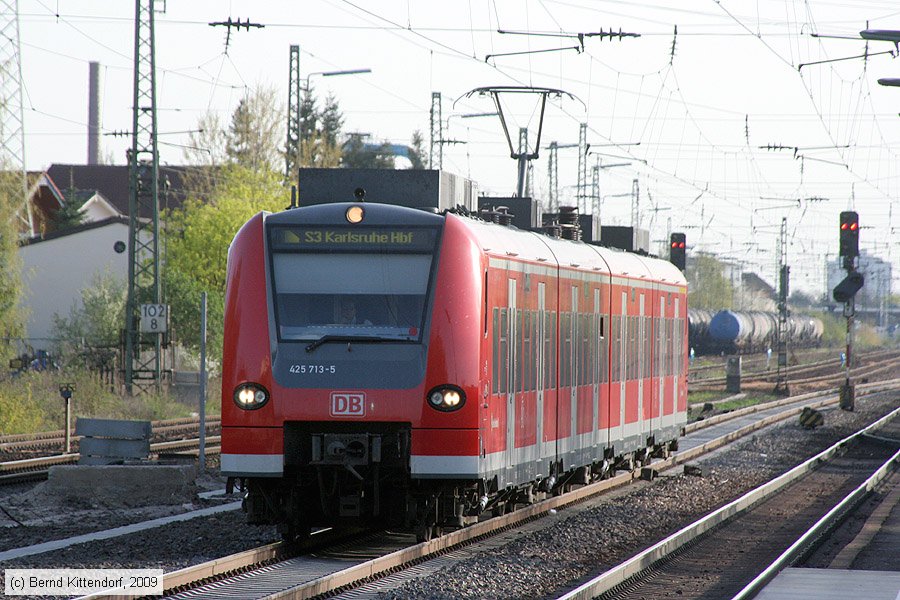 Deutsche Bahn - S-Bahn Rhein Neckar - 425713-5
/ Bild: db4257135_bk0904090039.jpg
