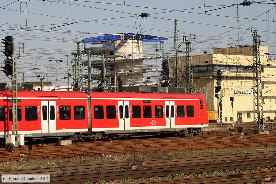 Deutsche Bahn - S-Bahn Rhein Neckar - 425715-0
/ Bild: db4257150_bk0703110133.jpg