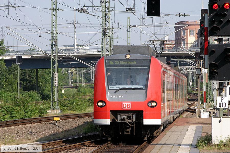 Deutsche Bahn - S-Bahn Rhein Neckar - 425715-0
/ Bild: db4257150_bk0706080031.jpg