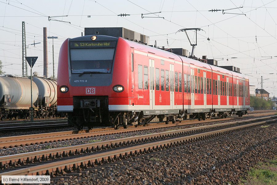 Deutsche Bahn - S-Bahn Rhein Neckar - 425715-0
/ Bild: db4257150_bk0904090090.jpg