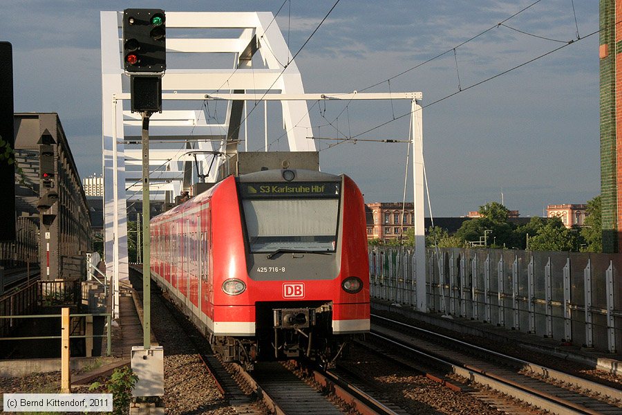Deutsche Bahn - S-Bahn Rhein Neckar - 425716-8
/ Bild: db4257168_bk1106210109.jpg