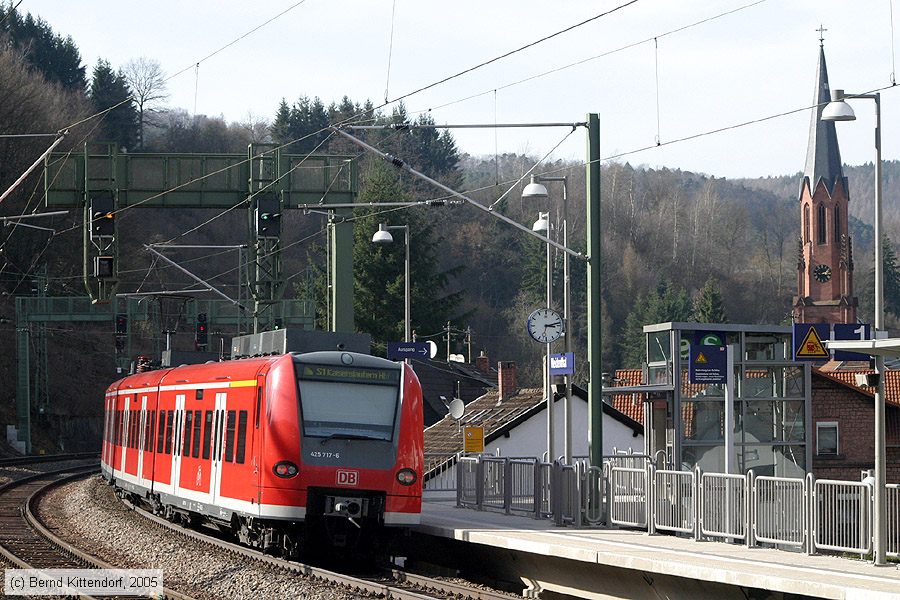 Deutsche Bahn - 425717-6
/ Bild: db4257176_e0015330.jpg Deutsche Bahn - 425717-6
/ Bild: db4257176_e0015330.jpg
