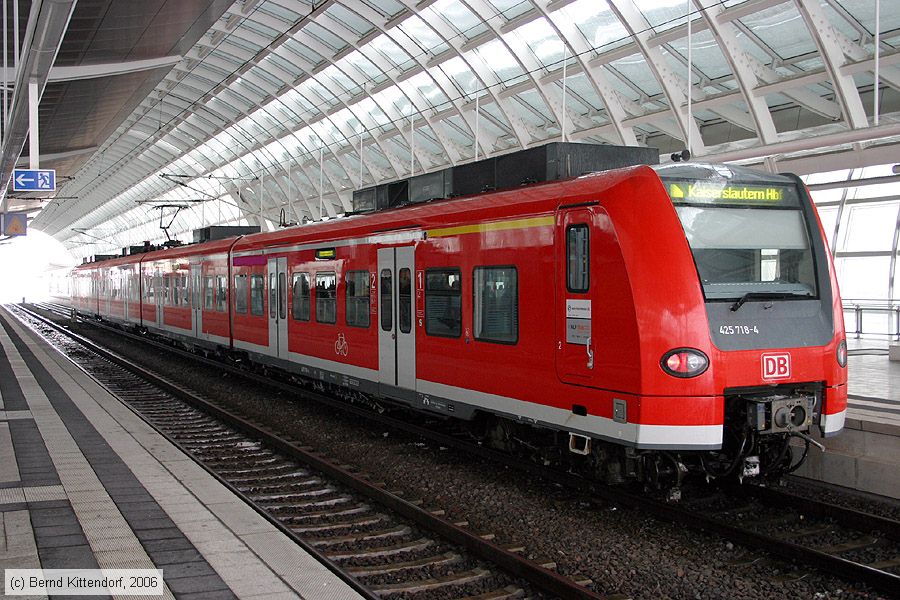 Deutsche Bahn - S-Bahn Rhein Neckar - 425718-4
/ Bild: db4257184_bk0603030103.jpg