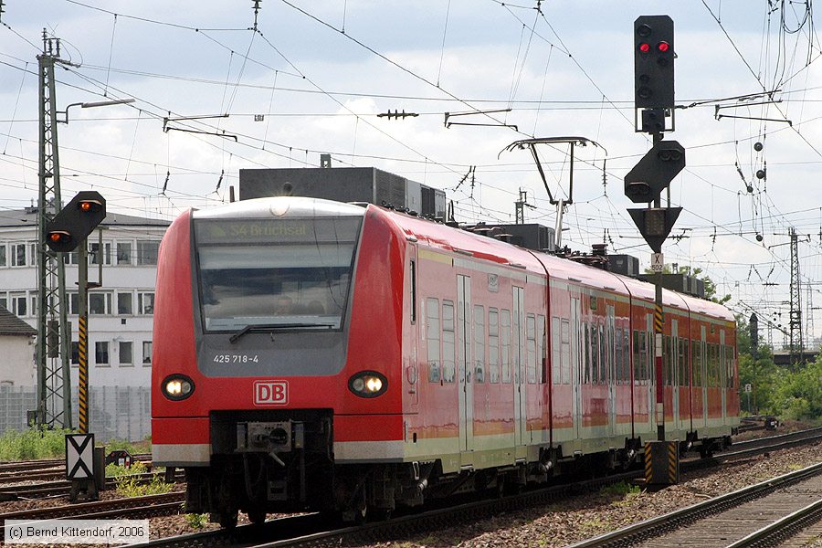 Deutsche Bahn - S-Bahn Rhein Neckar - 425718-4
/ Bild: db4257184_bk0606020056.jpg Deutsche Bahn - S-Bahn Rhein Neckar - 425718-4
/ Bild: db4257184_bk0606020056.jpg