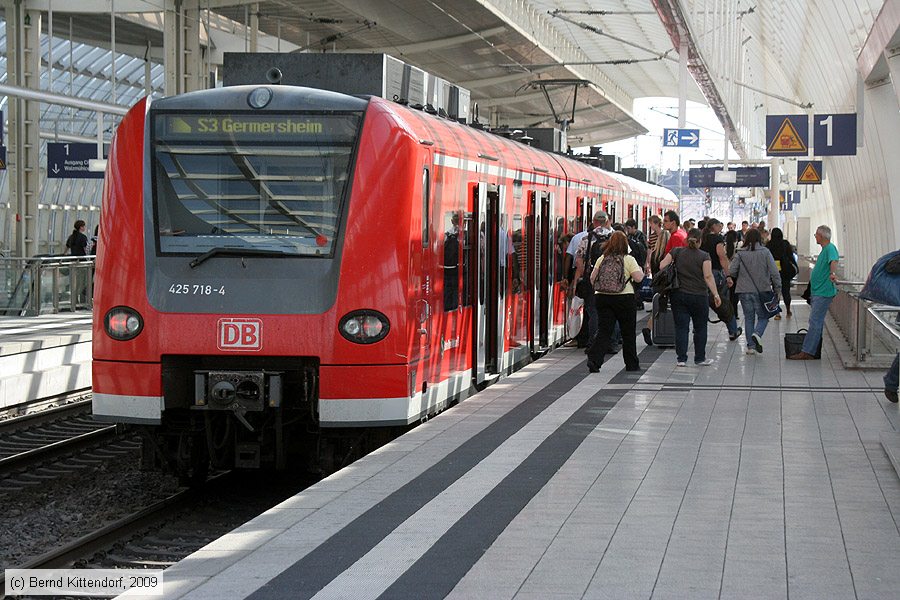 Deutsche Bahn - S-Bahn Rhein Neckar - 425718-4
/ Bild: db4257184_bk0906030085.jpg