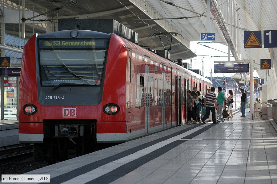 Deutsche Bahn - S-Bahn Rhein Neckar - 425718-4
/ Bild: db4257184_bk0908010024.jpg