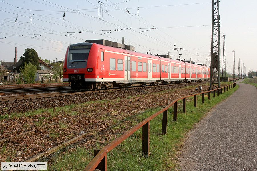 Deutsche Bahn - 425719-2
/ Bild: db4257192_bk0904140055.jpg