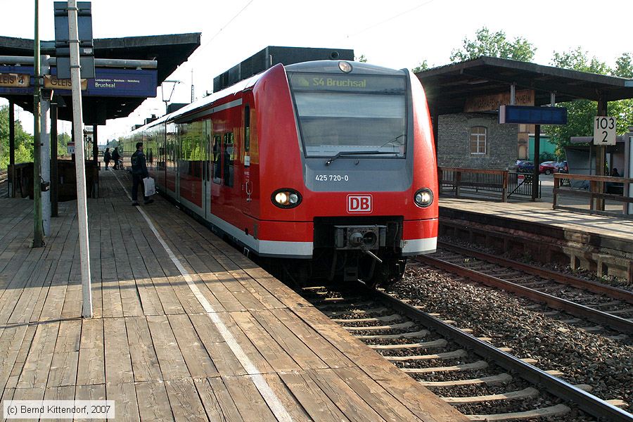 Deutsche Bahn - 425720-0
/ Bild: db4257200_bk0705180126.jpg