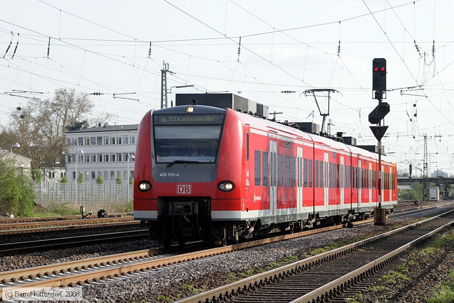 Deutsche Bahn - 425723-4
/ Bild: db4257234_bk0804240002.jpg Deutsche Bahn - 425723-4
/ Bild: db4257234_bk0804240002.jpg