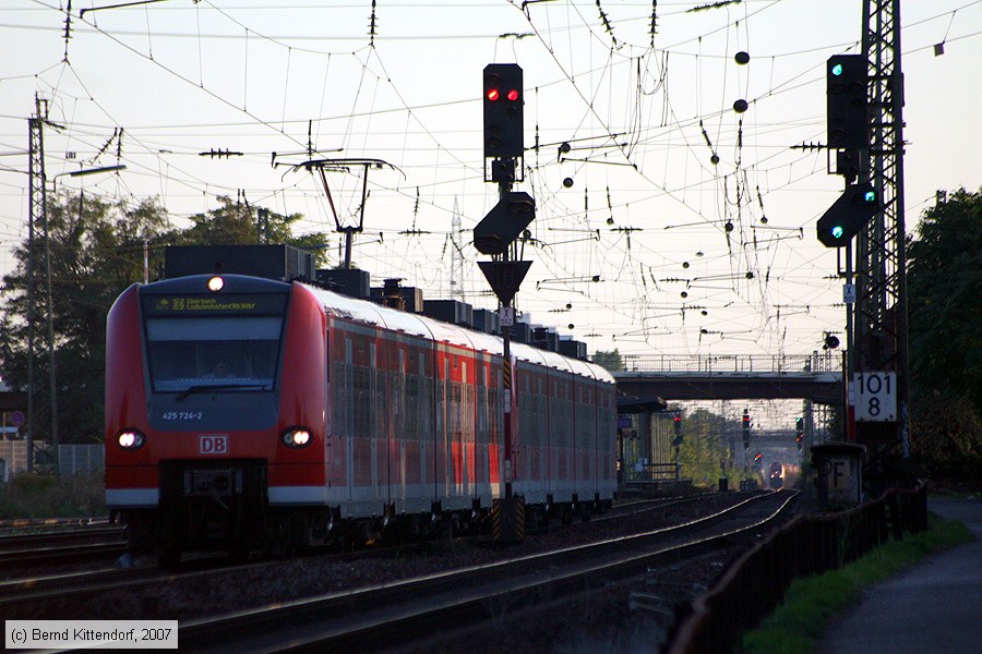 Deutsche Bahn - S-Bahn Rhein Neckar - 425724-2
/ Bild: db4257242_bk0709200041.jpg
