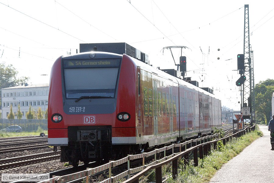 Deutsche Bahn - S-Bahn Rhein Neckar - 425725-9 (425227-6)
/ Bild: db4257259_bk1010100007.jpg Deutsche Bahn - S-Bahn Rhein Neckar - 425725-9 (425227-6)
/ Bild: db4257259_bk1010100007.jpg