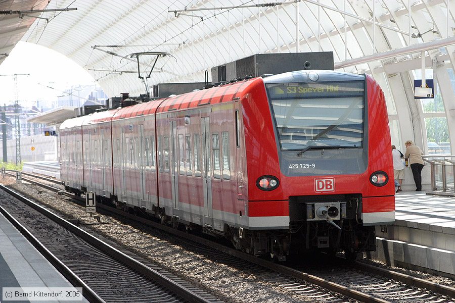 Deutsche Bahn - S-Bahn Rhein Neckar - 425725-9
/ Bild: db4257259_e0022210.jpg