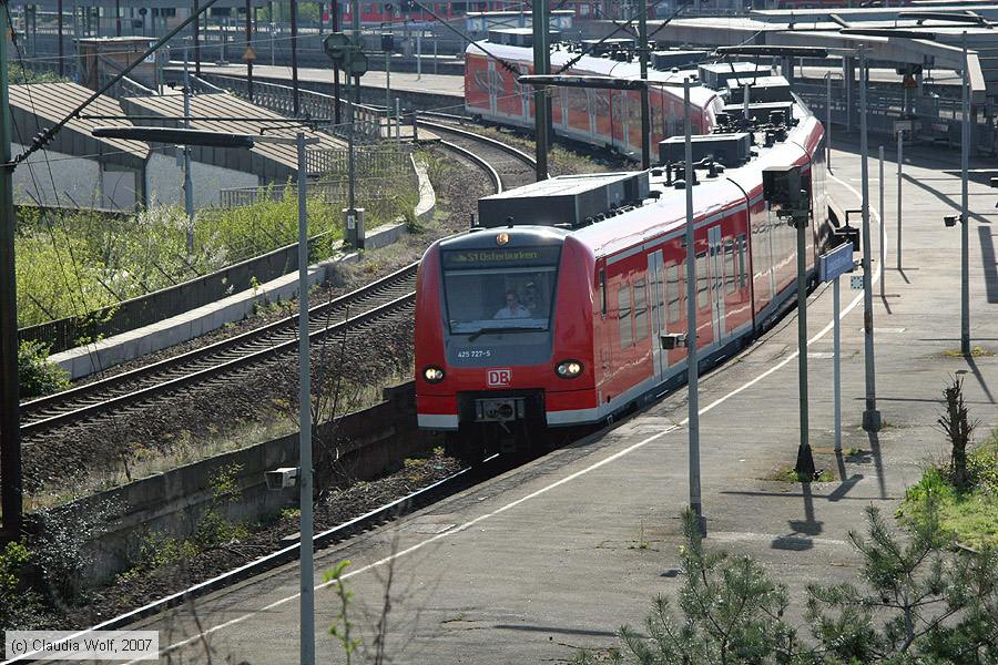 Deutsche Bahn - S-Bahn Rhein Neckar - 425727-5
/ Bild: db4257275_cw0704060017.jpg
