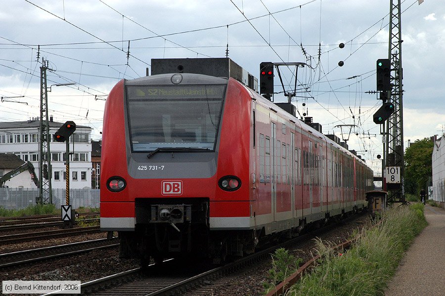 Deutsche Bahn - S-Bahn Rhein Neckar - 425731-7
/ Bild: db4257317_bk0606020128.jpg