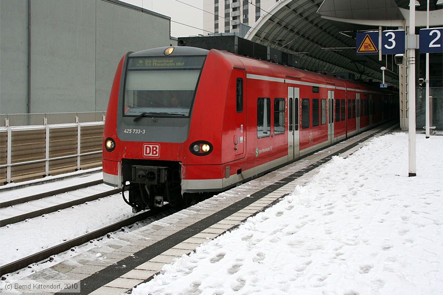 Deutsche Bahn - 425733-3
/ Bild: db4257333_bk1001260031.jpg