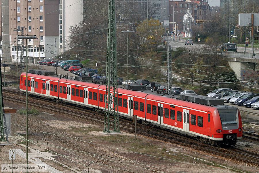 Deutsche Bahn - 425734-1
/ Bild: db4257341_bk0703140086.jpg Deutsche Bahn - 425734-1
/ Bild: db4257341_bk0703140086.jpg
