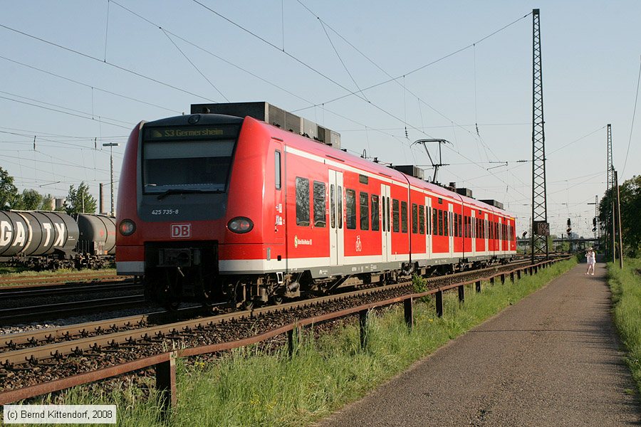 Deutsche Bahn - S-Bahn Rhein Neckar - 425735-8
/ Bild: db4257358_bk0805080035.jpg