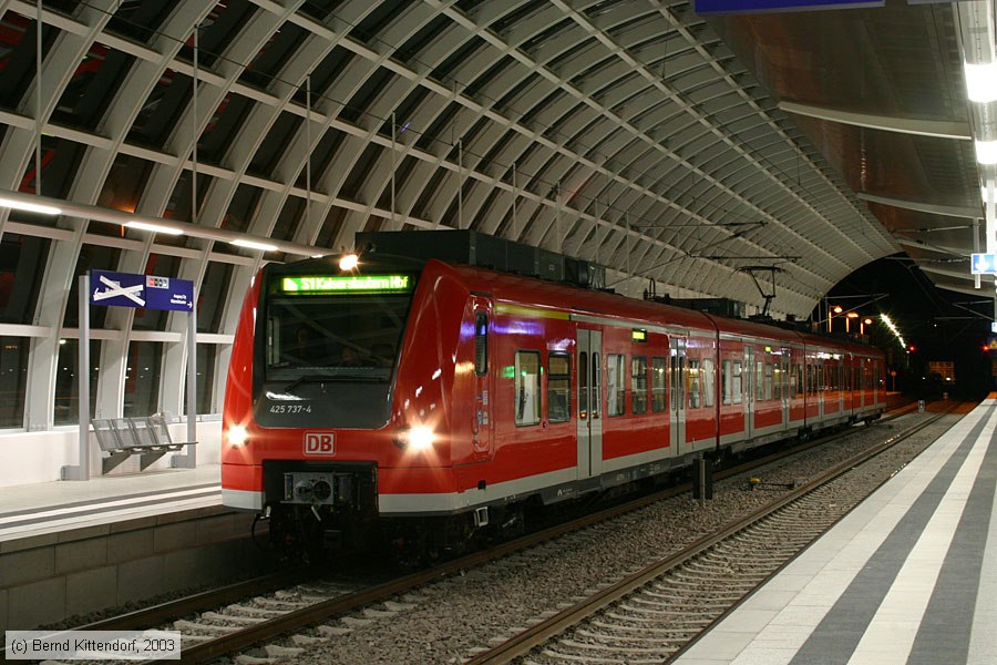 Deutsche Bahn - 425737-4
/ Bild: db4257374_e0000902.jpg Deutsche Bahn - 425737-4
/ Bild: db4257374_e0000902.jpg